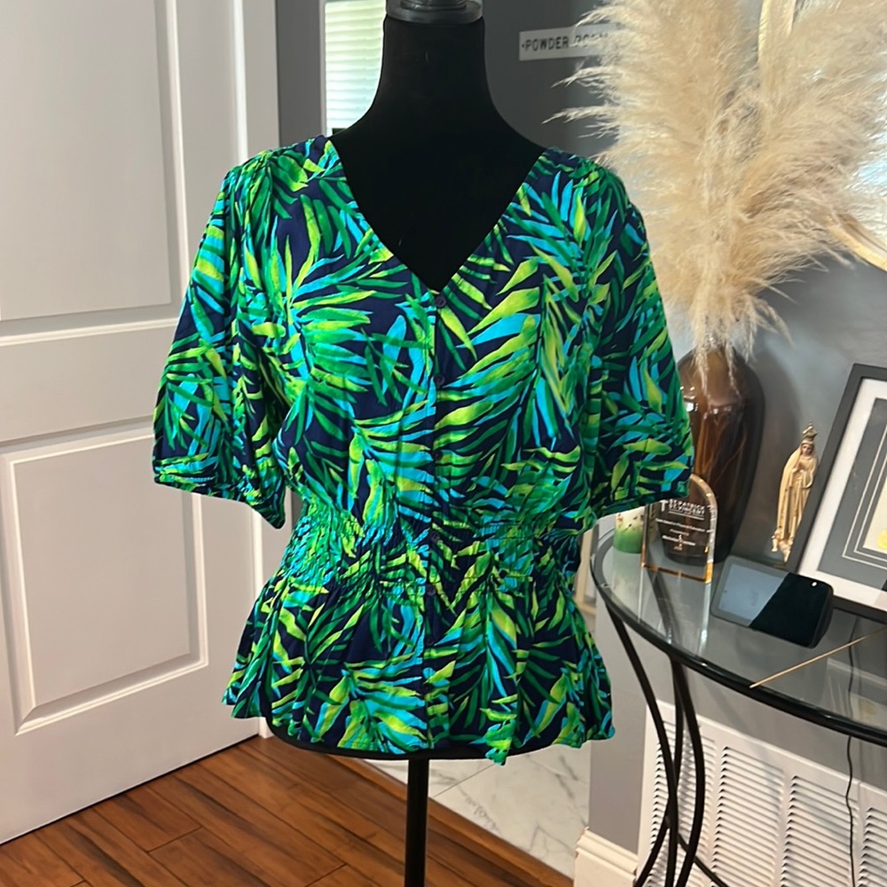 Sofía Vergara peplum style top